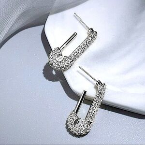 Rhinestone Silver Safety Pin Design Earrings
